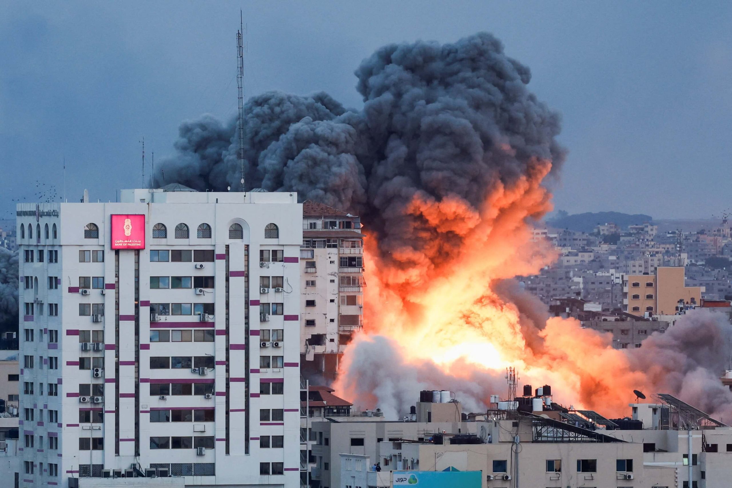 israel-drops-leaflets-gaza
